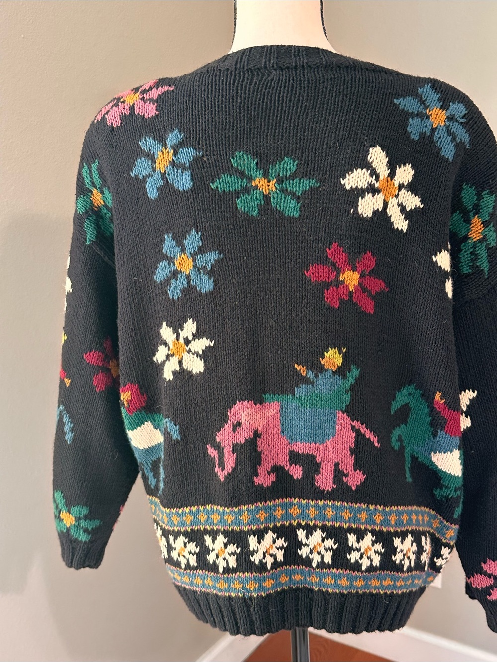 Vintage 80s 90s black Embroidered Cardigan Forenza Rare Elephant Horse Floral - Picture 8 of 9